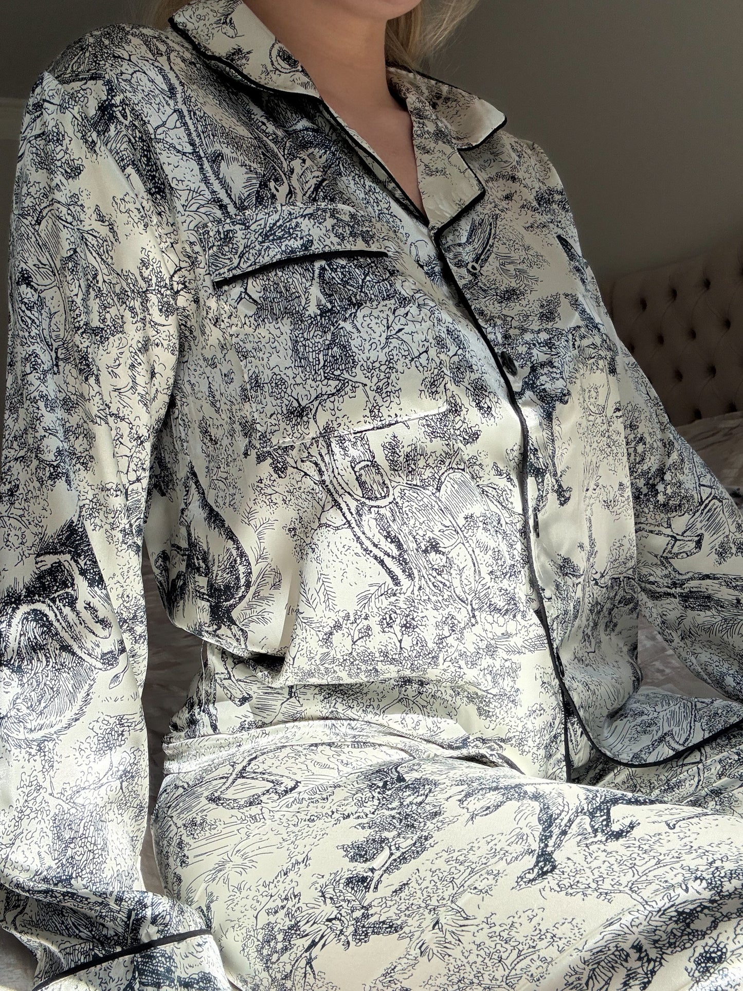 Luxury Silk-Feel Pajama Set – Elegant Toile Print
