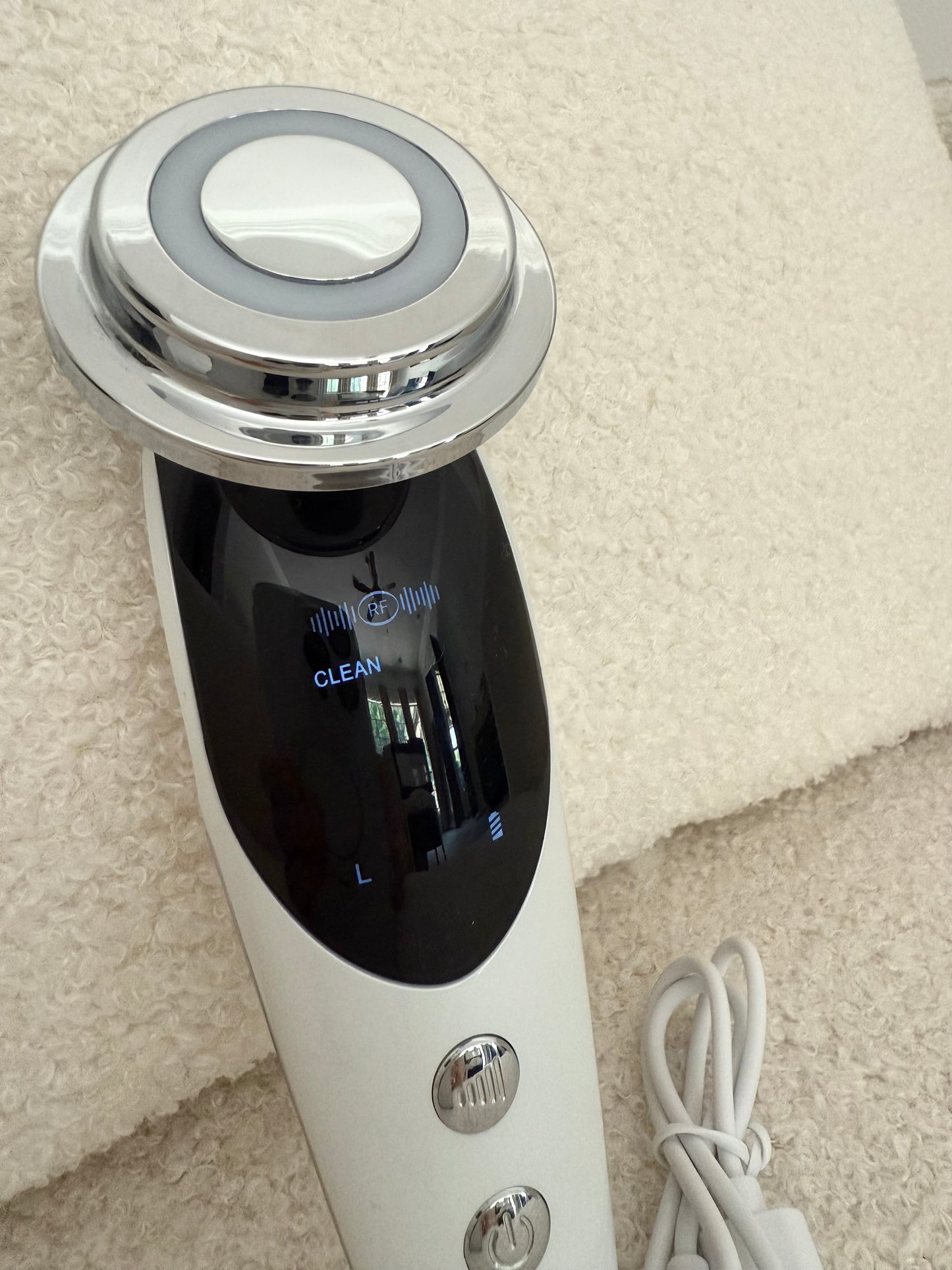 7-in-1 Anti-Aging RF & LED Skin Rejuvenation Device – Lifting, Firming & Deep Care