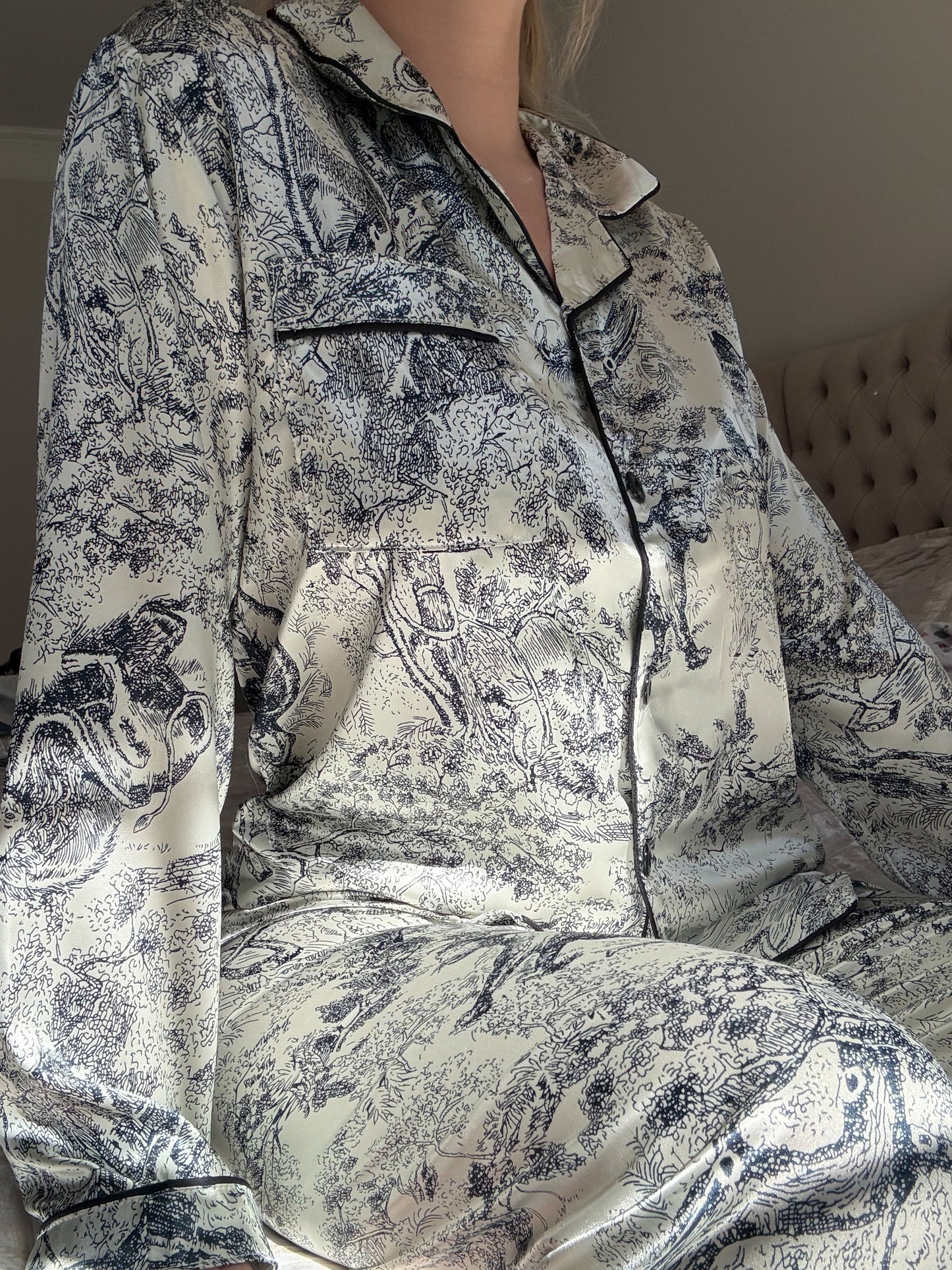 Luxury Silk-Feel Pajama Set – Elegant Toile Print