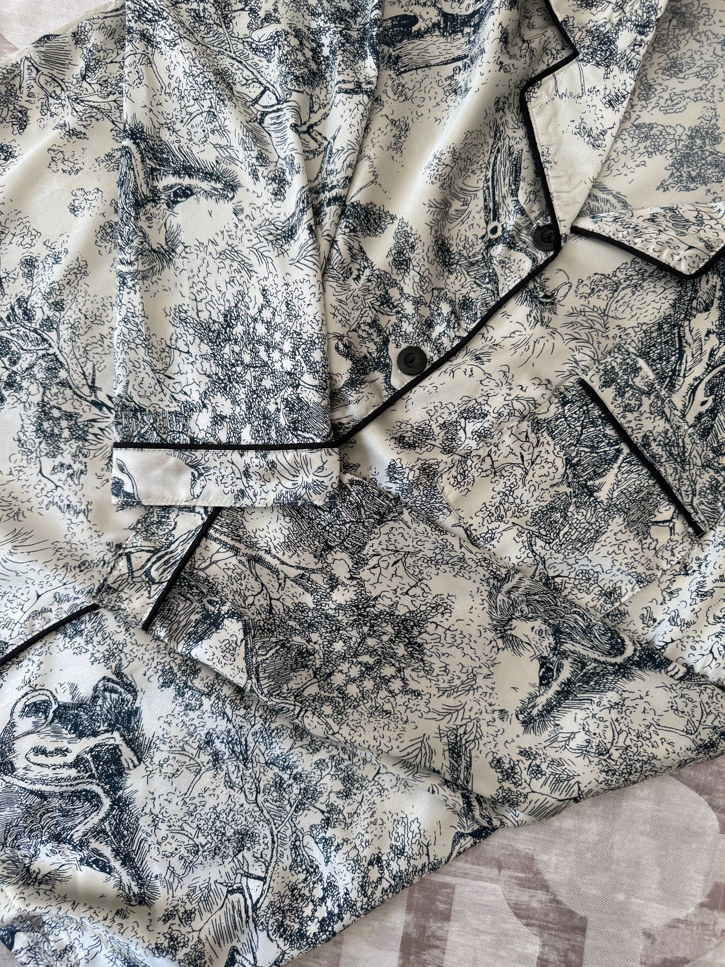 Luxury Silk-Feel Pajama Set – Elegant Toile Print