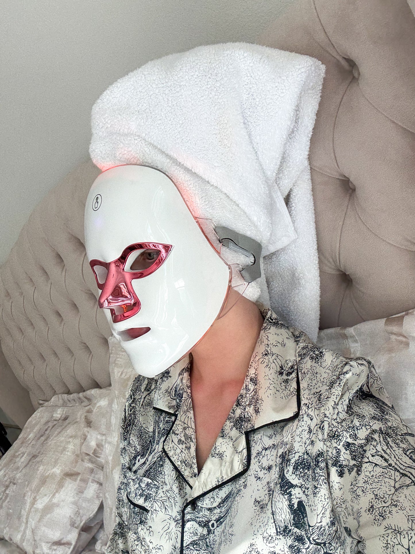 LED Light Therapy Facial Mask – Transform Your Skin at Home